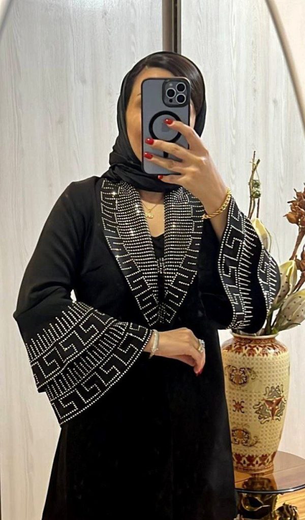 مانتو شلوار زنانه مجلسی و شیک ورساچ 437023 - Image 3