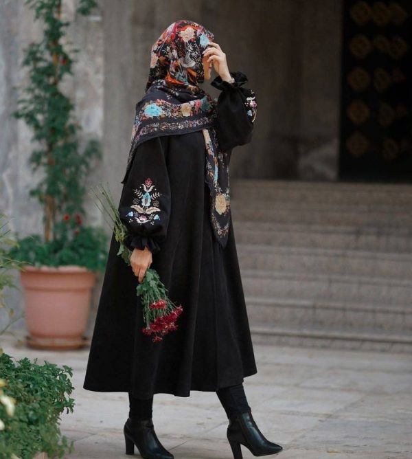 مانتو بلند زنانه و دخترانه گلدوزی شده3100456 - Image 2